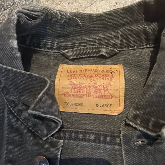 VINTAGE 80s-90s Levis Denim Jacket - Picture 4 of 9